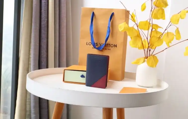 LV Wallets 4178D-0041