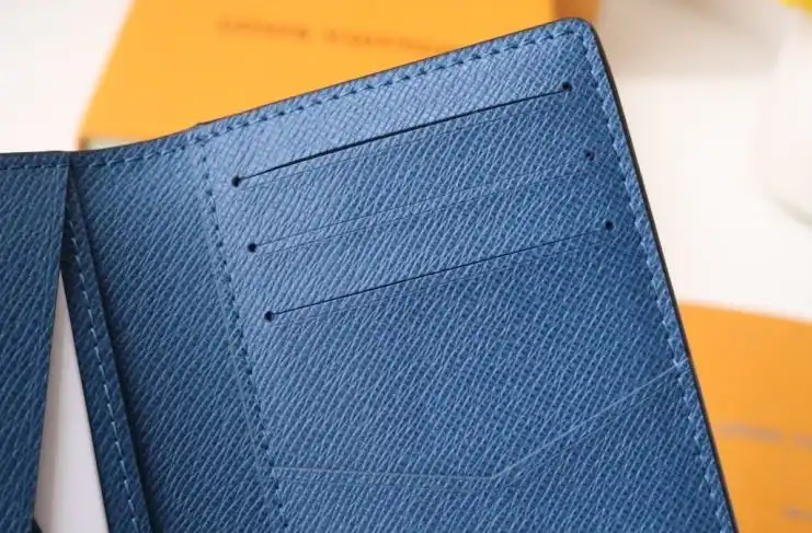 LV Wallets 4178D-0042