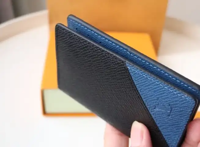 LV Wallets 4178D-0042
