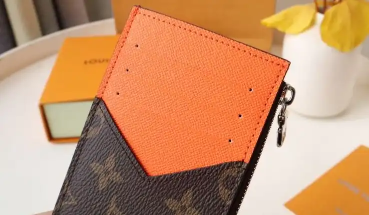 LV Wallets 4178D-0043