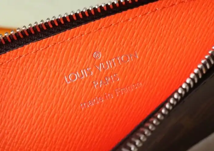 LV Wallets 4178D-0043