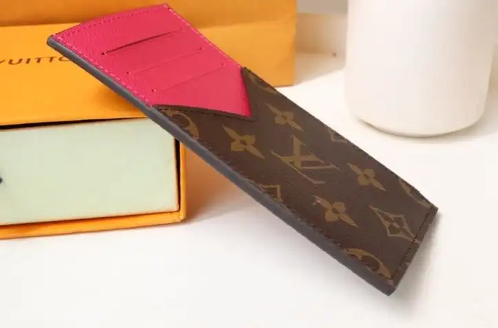 LV Wallets 4178D-0044