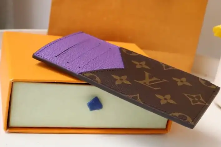 LV Wallets 4178D-0045