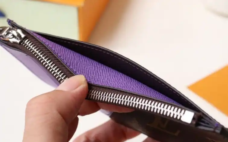 LV Wallets 4178D-0045