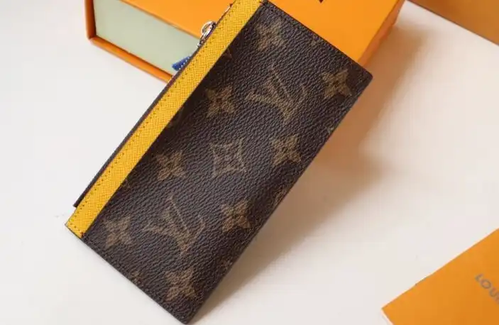 LV Wallets 4178D-0047
