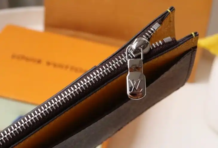 LV Wallets 4178D-0047