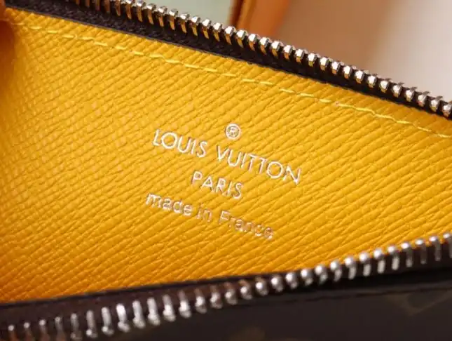 LV Wallets 4178D-0047
