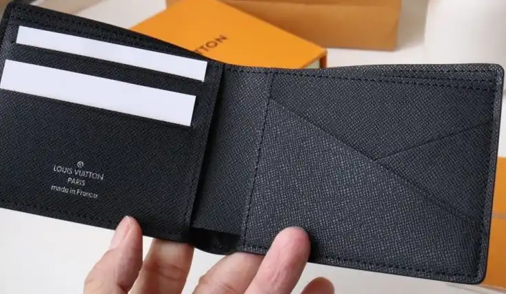 LV Wallets 4178D-0065