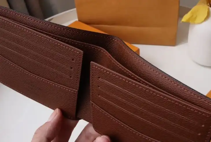 LV Wallets 4178D-0066