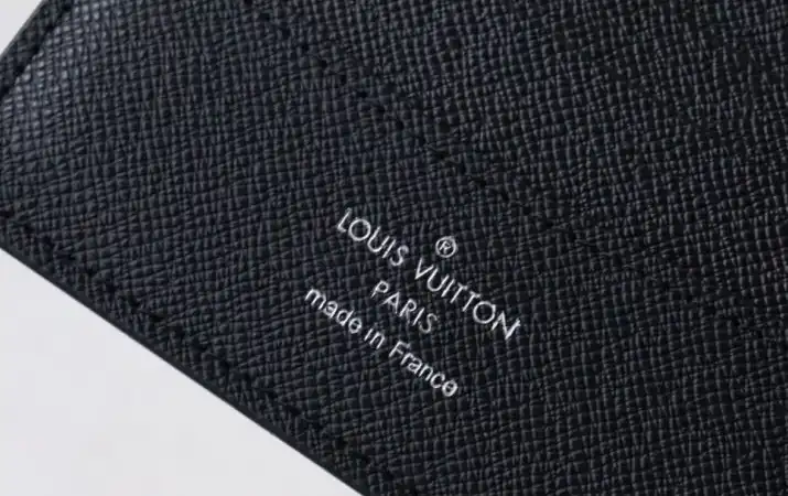 LV Wallets 4178D-0067