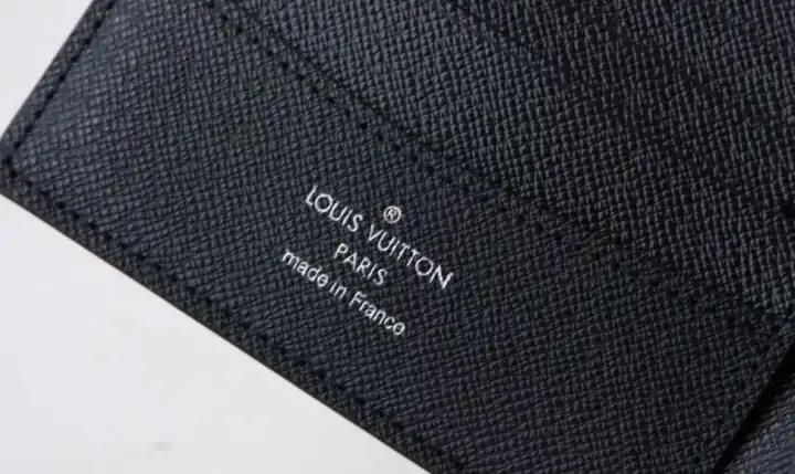 LV Wallets 4178D-0068