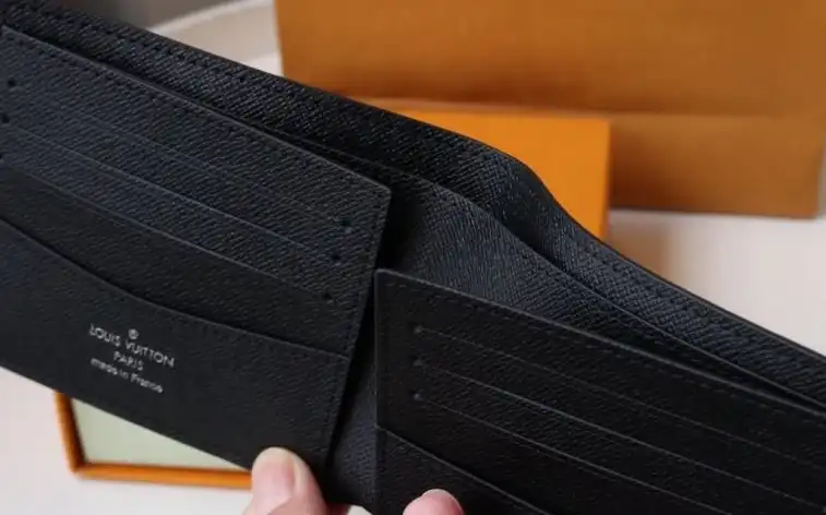 LV Wallets 4178D-0068