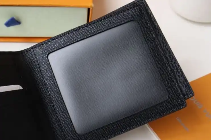 LV Wallets 4178D-0069