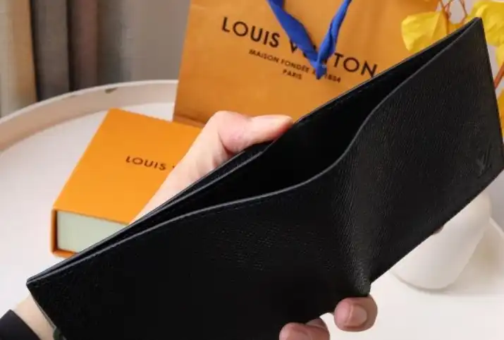 LV Wallets 4178D-0069