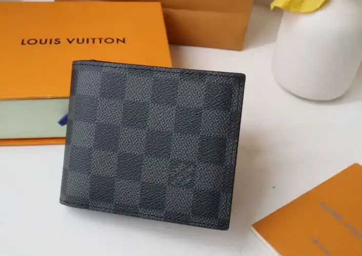 LV Wallets 4178D-0070