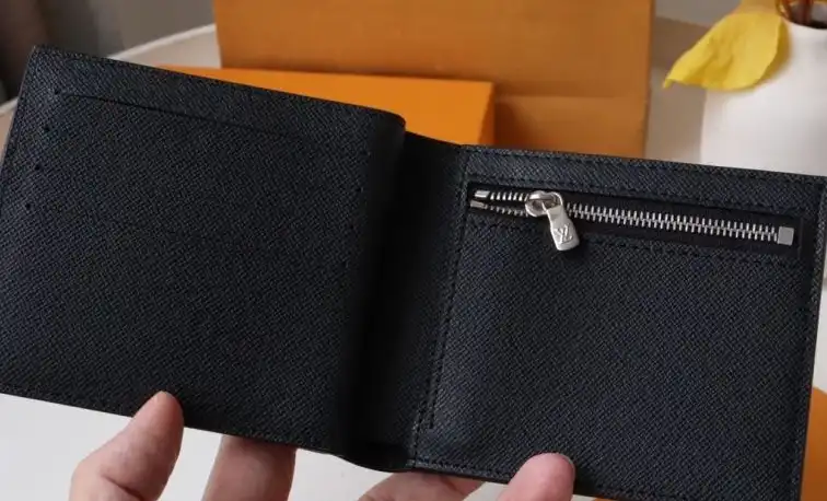 LV Wallets 4178D-0070