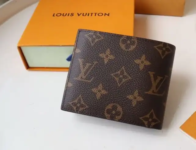 LV Wallets 4178D-0072