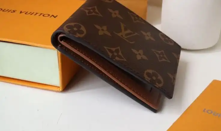 LV Wallets 4178D-0072