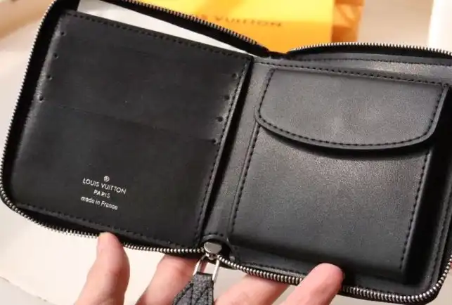 LV Wallets 4178D-0081