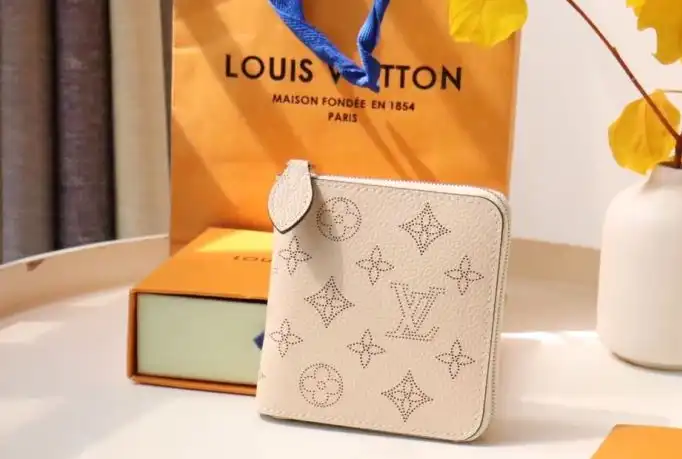 LV Wallets 4178D-0082