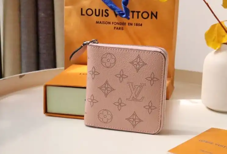 LV Wallets 4178D-0083