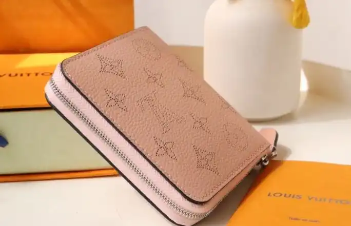 LV Wallets 4178D-0083