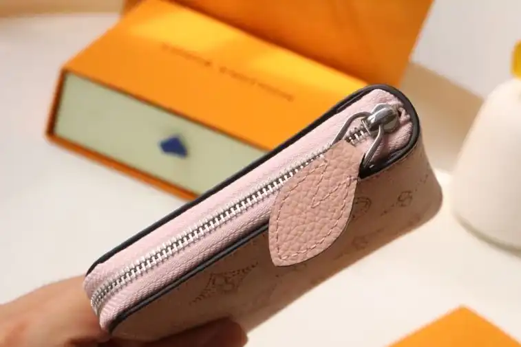 LV Wallets 4178D-0083