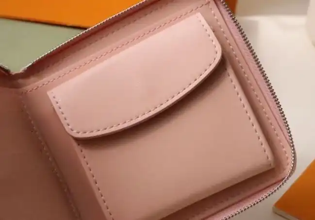 LV Wallets 4178D-0083