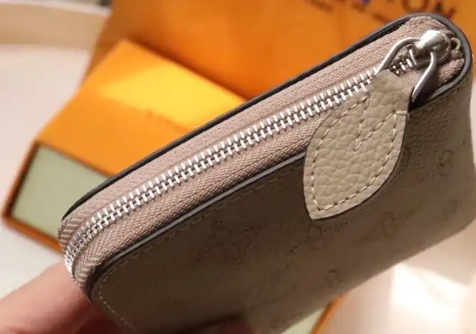 LV Wallets 4178D-0084