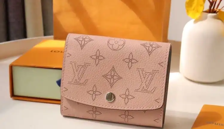 LV Wallets 4178D-0085