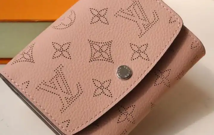 LV Wallets 4178D-0085