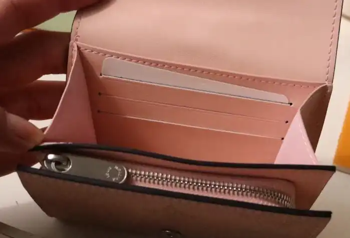 LV Wallets 4178D-0085