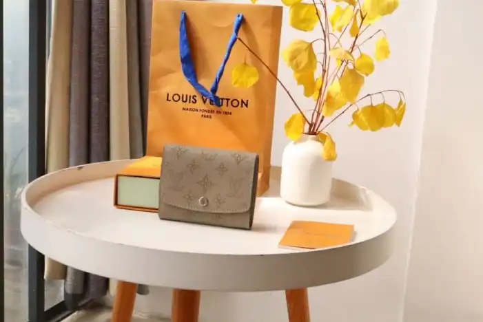 LV Wallets 4178D-0086