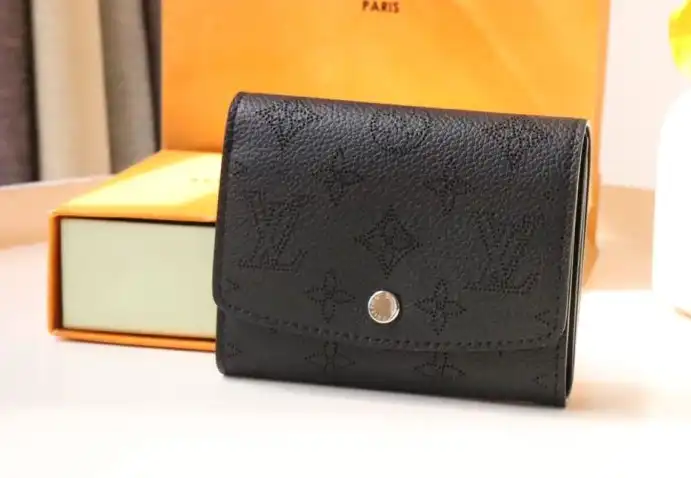 LV Wallets 4178D-0087