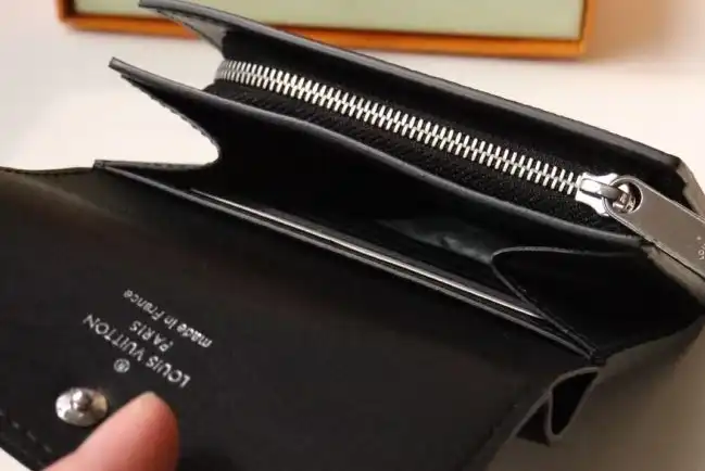 LV Wallets 4178D-0087