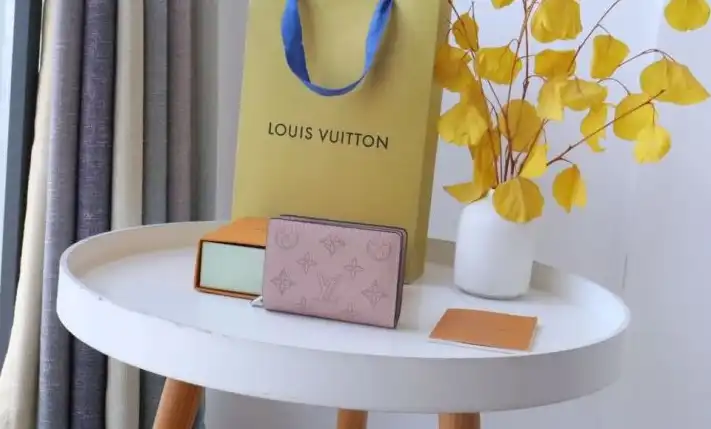 LV Wallets 4178D-0088