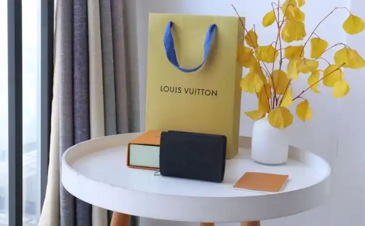 LV Wallets 4178D-0089