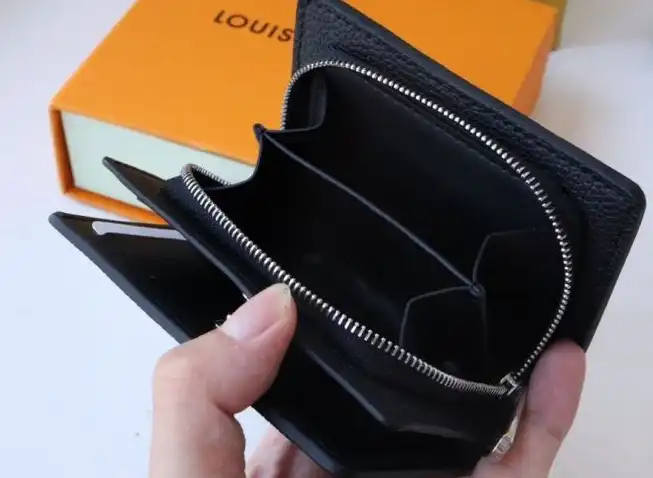 LV Wallets 4178D-0089