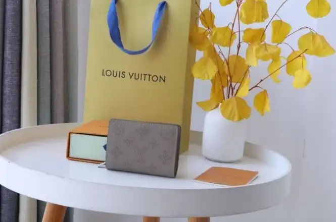 LV Wallets 4178D-0090