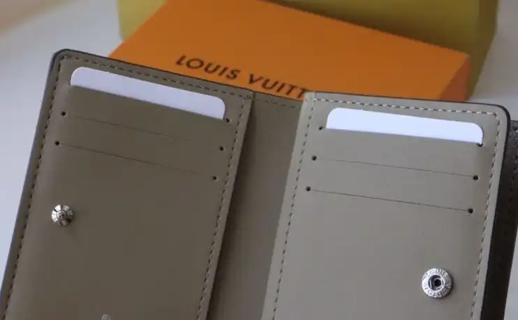 LV Wallets 4178D-0090