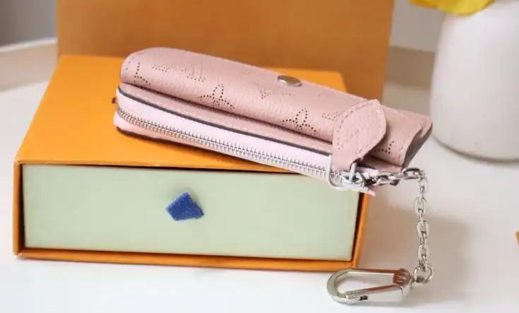 LV Wallets 4178D-0091