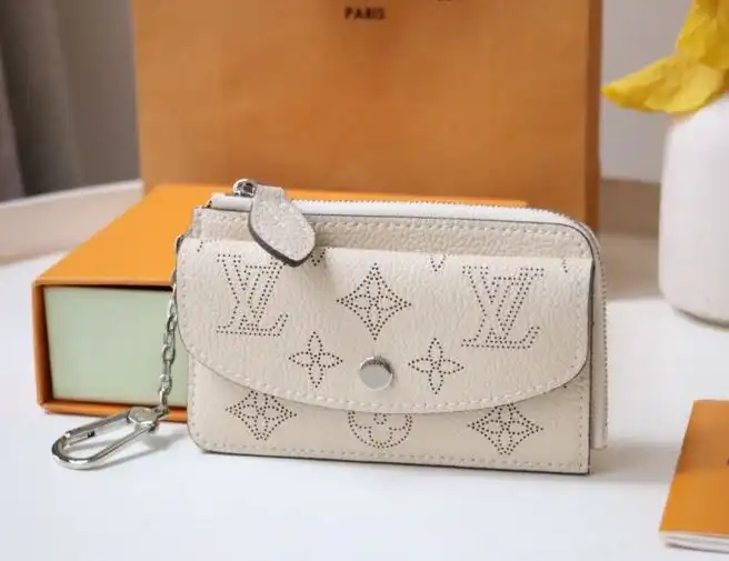LV Wallets 4178D-0092