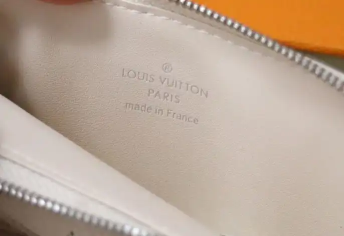 LV Wallets 4178D-0092