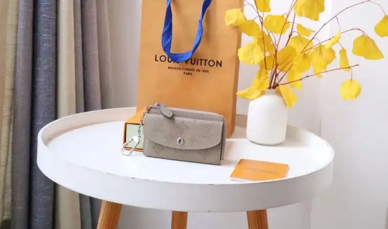 LV Wallets 4178D-0093