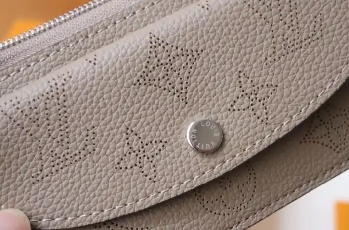 LV Wallets 4178D-0093