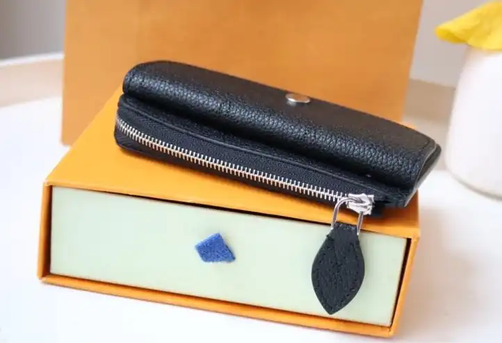 LV Wallets 4178D-0094