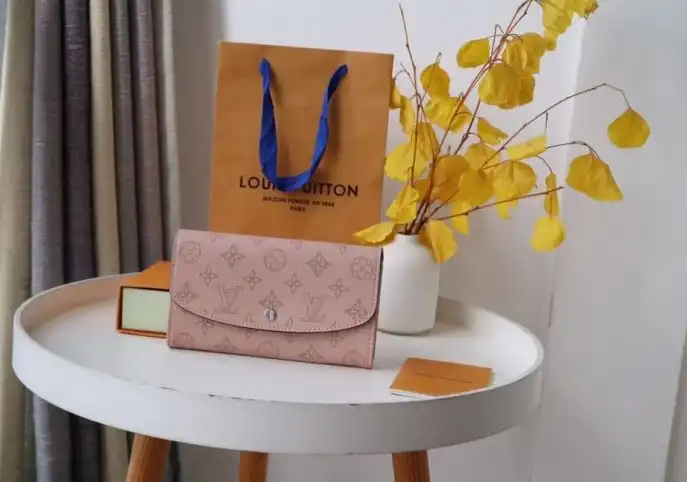 LV Wallets 4178D-0095