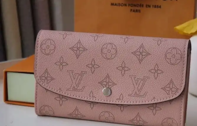 LV Wallets 4178D-0095