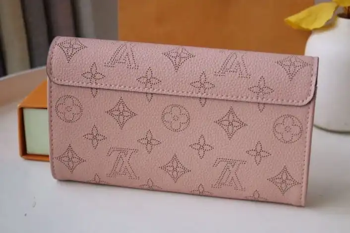 LV Wallets 4178D-0095