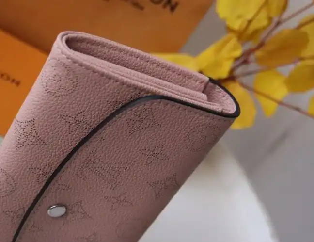 LV Wallets 4178D-0095